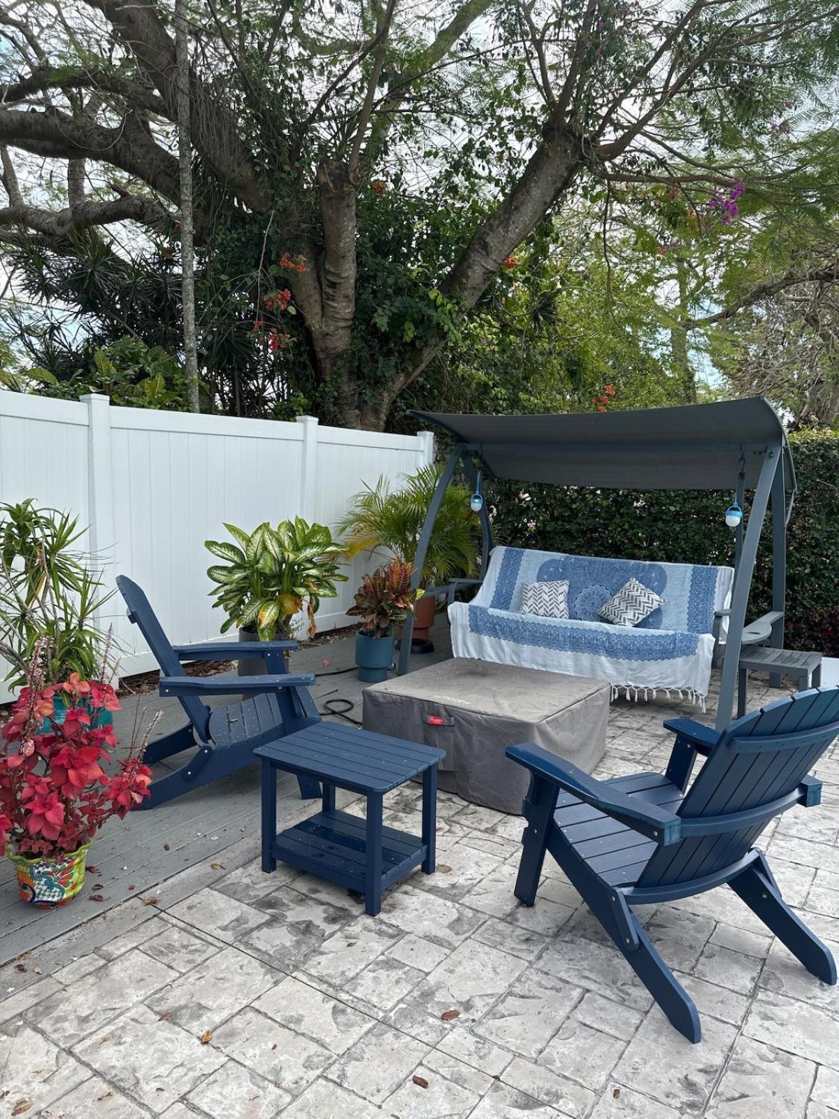 Charming Boho House In The Gables *